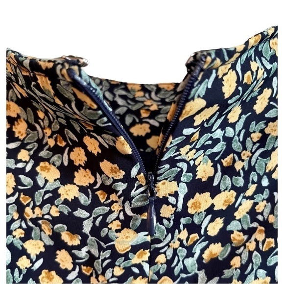 SHE+SKY, NWOT,WOMENS DRESSY SHORTS. NAVY BACKGROUND,YELLOW FLORAL PRINT. SIZE S - Picture 4 of 7